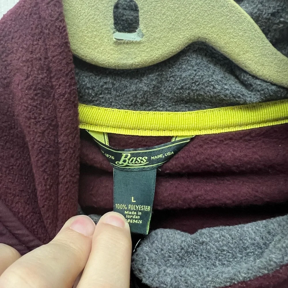 G.H. Bass Men’s Quarter Zip Pullover. Size Large. Very good condition